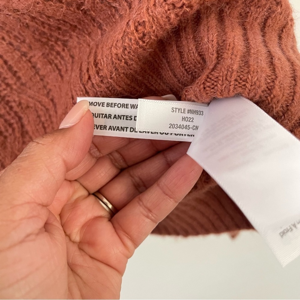 Madewell Alna V-Neck Cable Knit Sweater - Picture 7 of 7